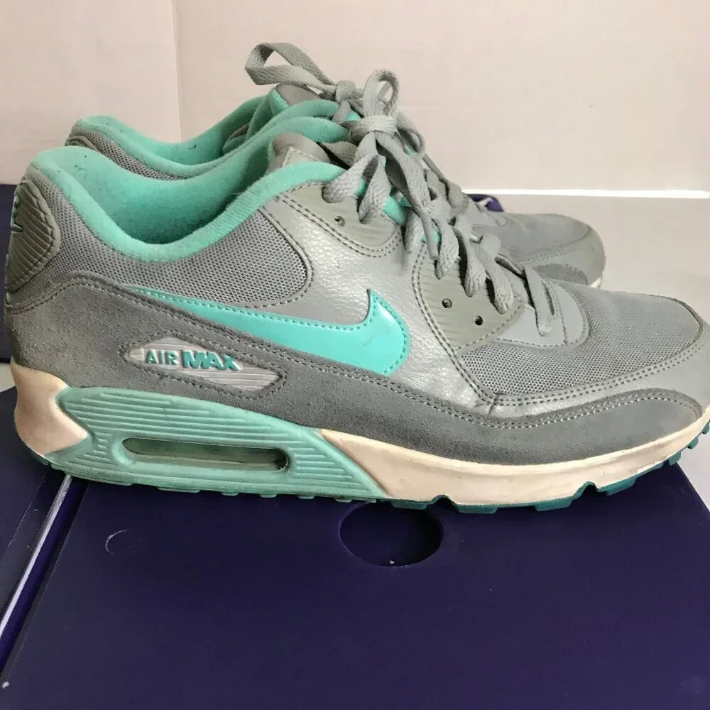 NIKE AIR MAX WOMENS SHOES SIZE 11 - Picture 3 of 7